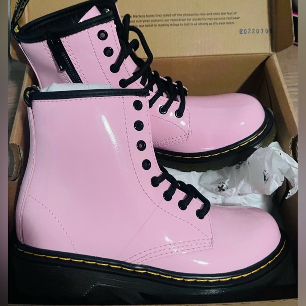 Kids pink Doc Martin